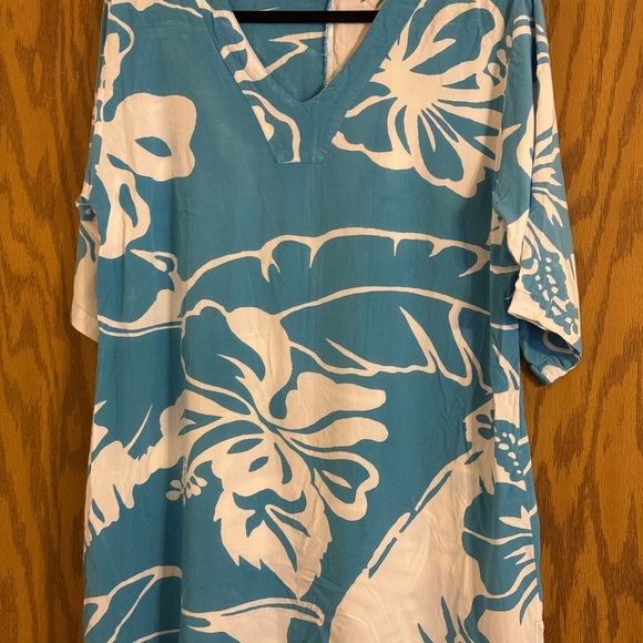Woman’s Tybee Island Clothing Size Med Printed Tunic Floral , Tunic, Coverup. - Picture 2 of 10